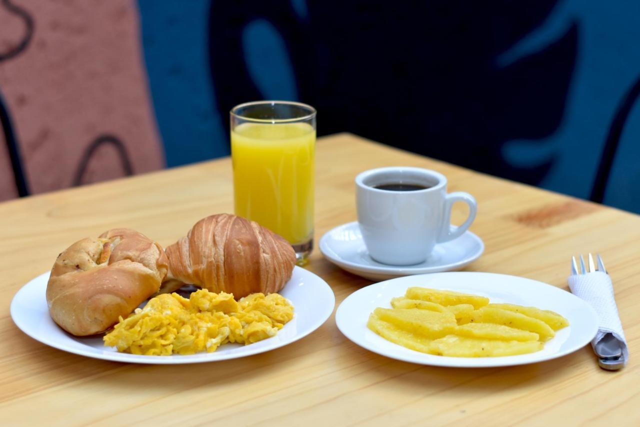 Em Hotel Corferias Embajada Americana Bogotá Eksteriør bilde