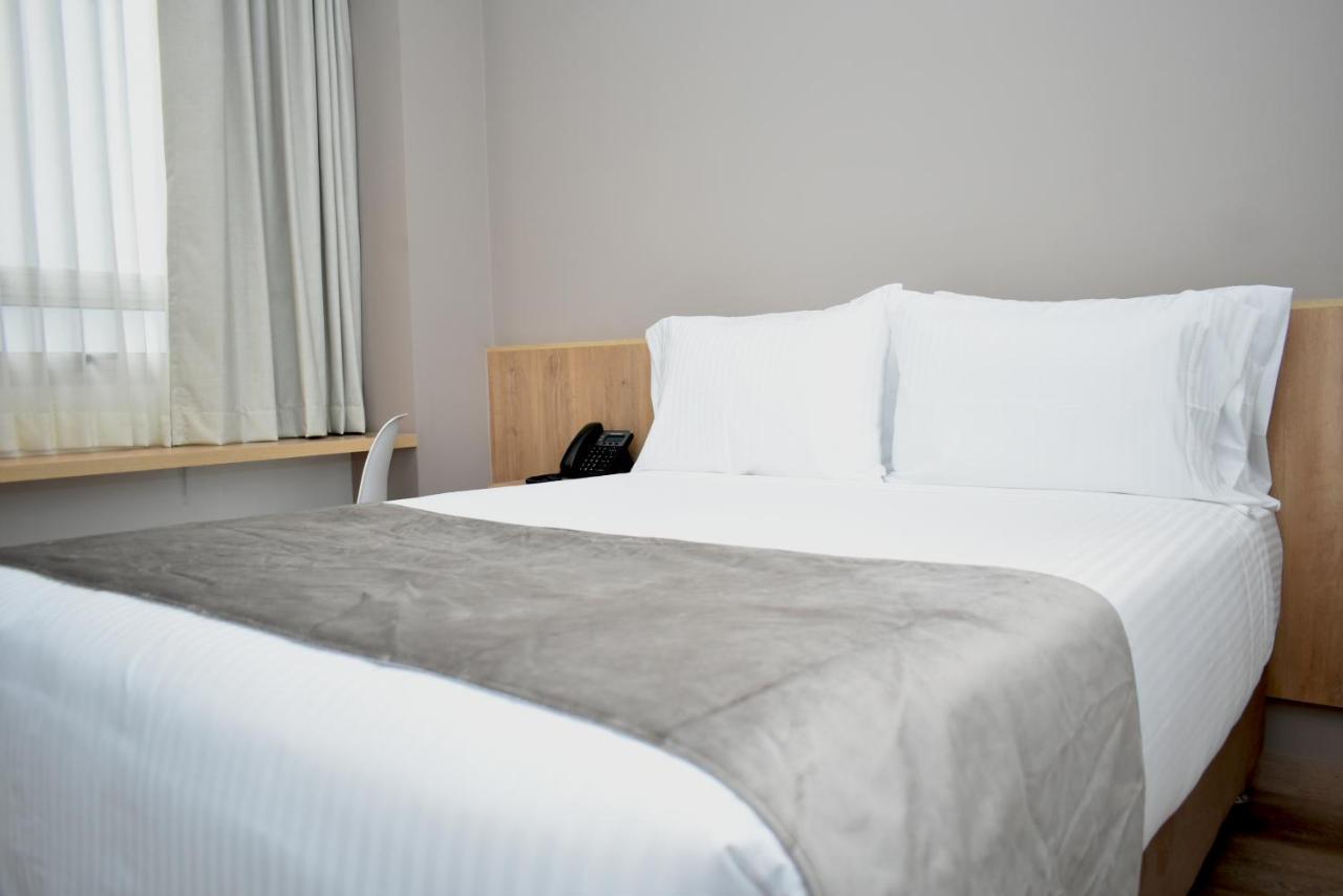 Em Hotel Corferias Embajada Americana Bogotá Eksteriør bilde