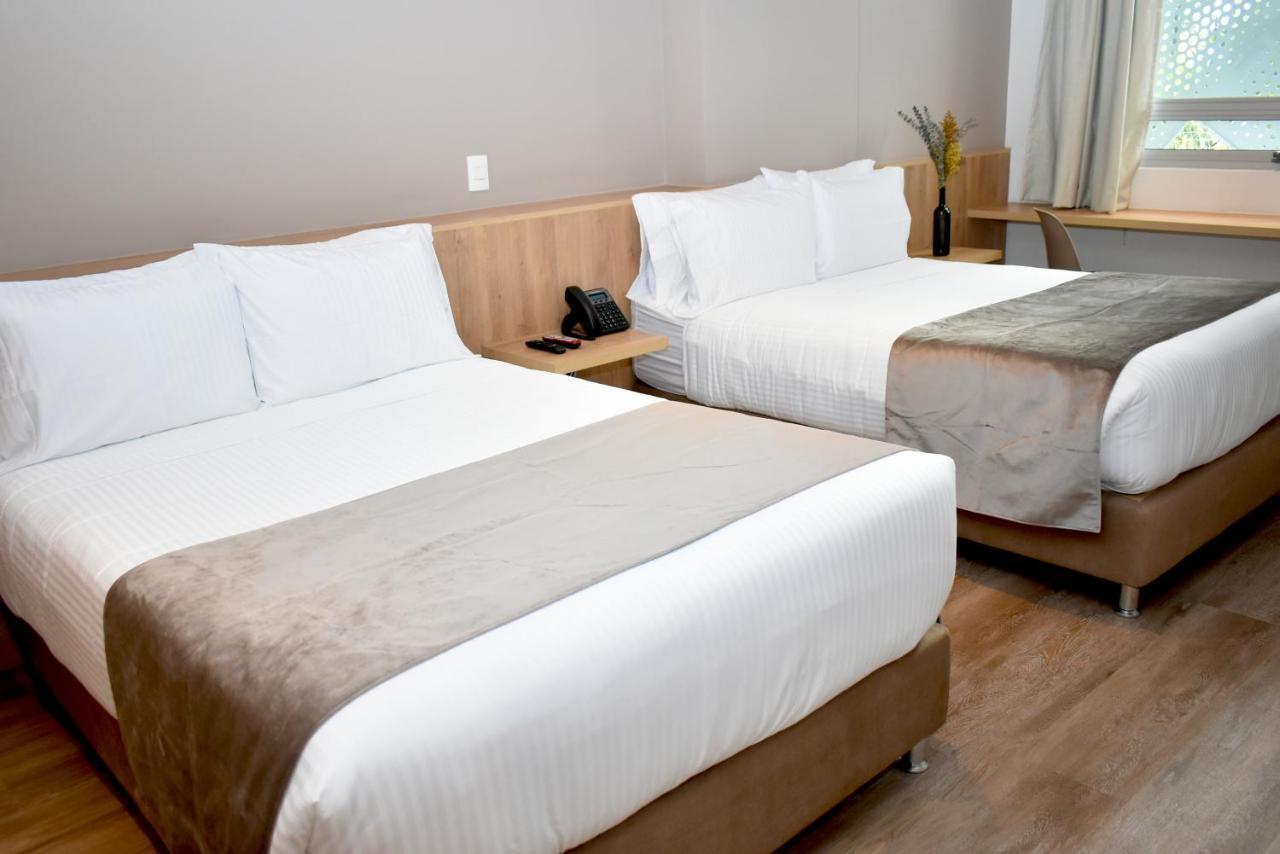Em Hotel Corferias Embajada Americana Bogotá Eksteriør bilde