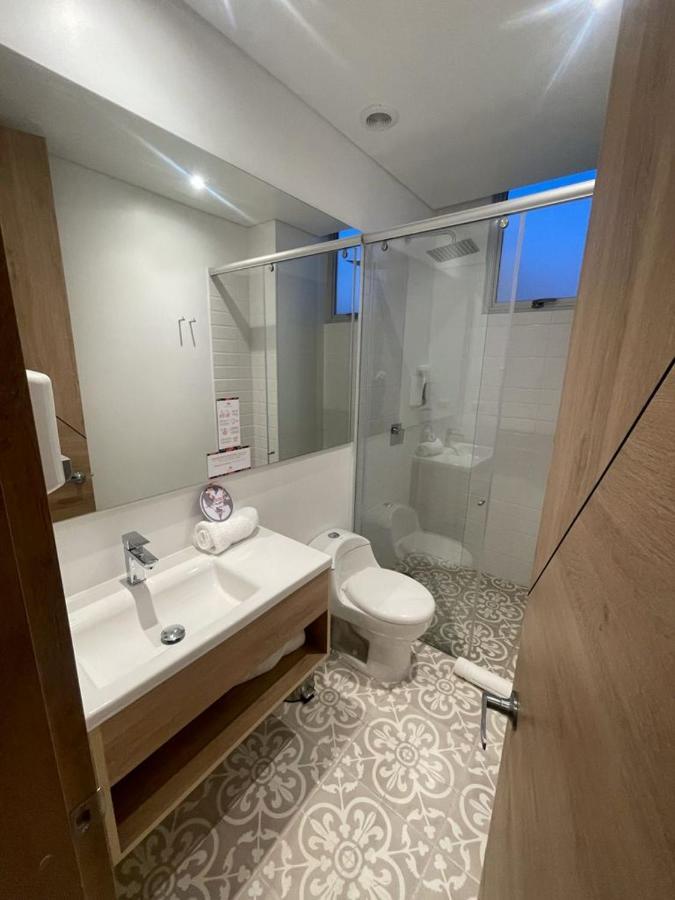 Em Hotel Corferias Embajada Americana Bogotá Eksteriør bilde