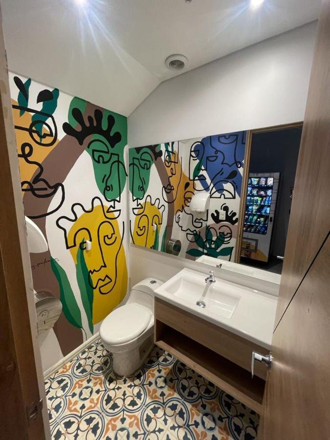 Em Hotel Corferias Embajada Americana Bogotá Eksteriør bilde