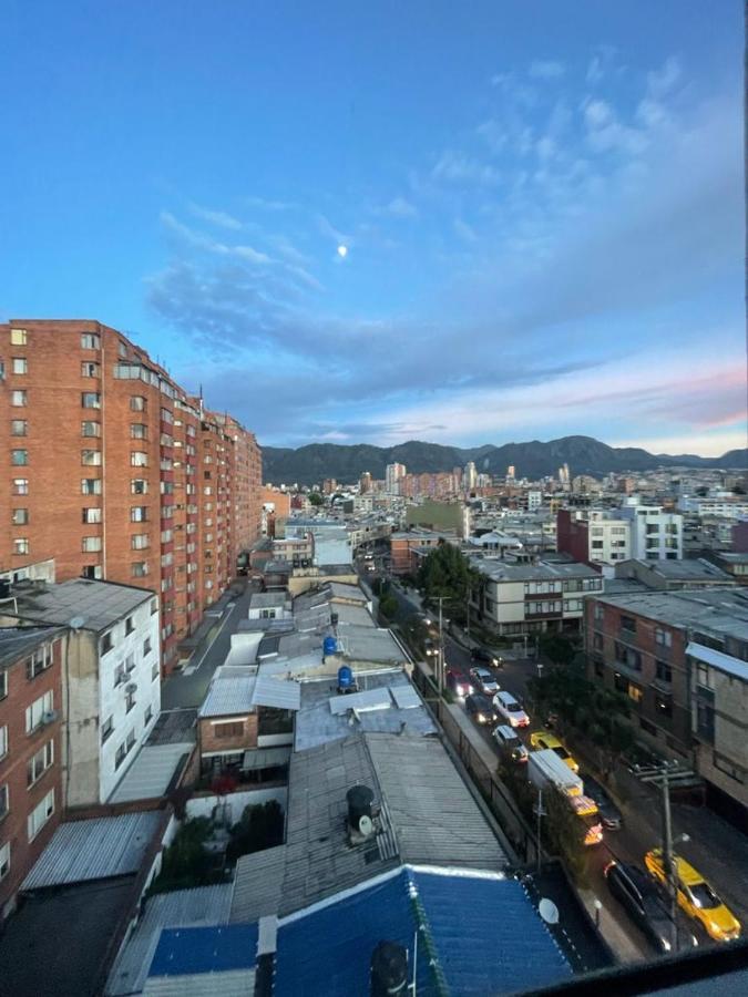 Em Hotel Corferias Embajada Americana Bogotá Eksteriør bilde