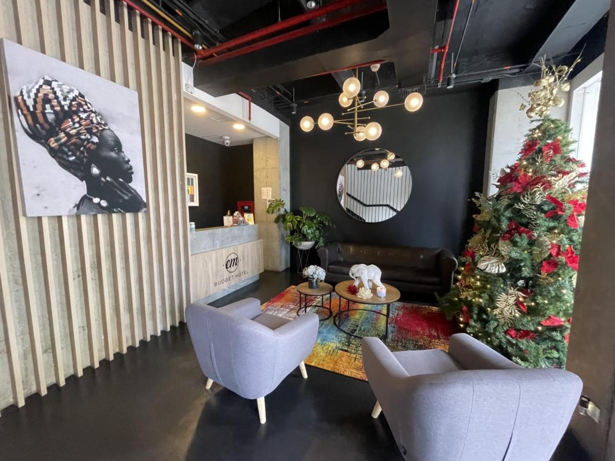 Em Hotel Corferias Embajada Americana Bogotá Eksteriør bilde