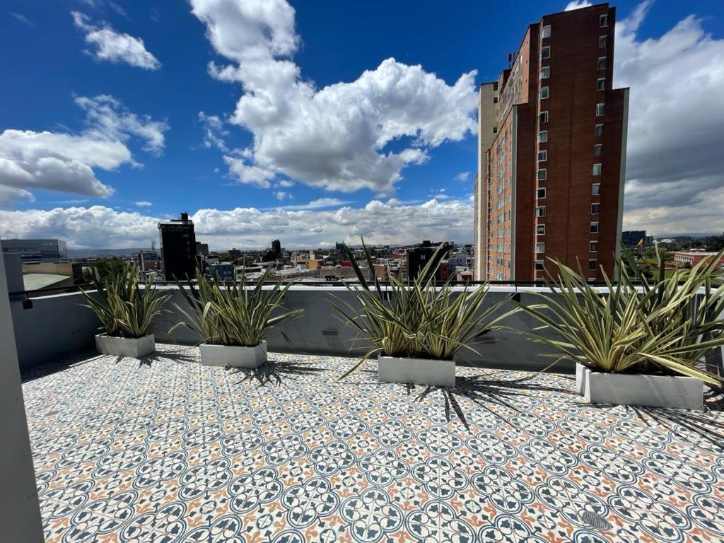 Em Hotel Corferias Embajada Americana Bogotá Eksteriør bilde