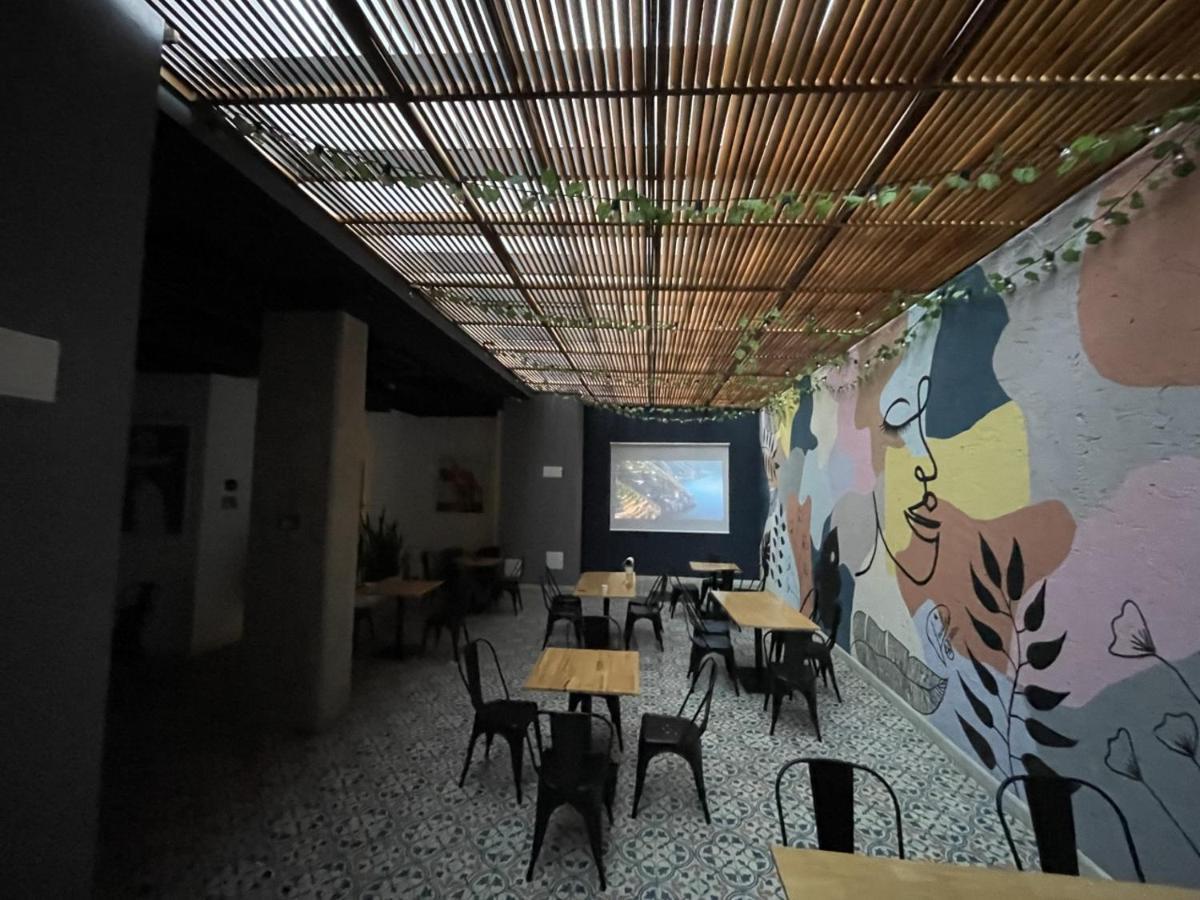 Em Hotel Corferias Embajada Americana Bogotá Eksteriør bilde